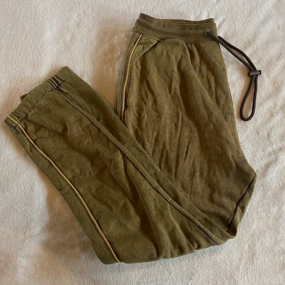 Alphalete Joggers Nwot XL